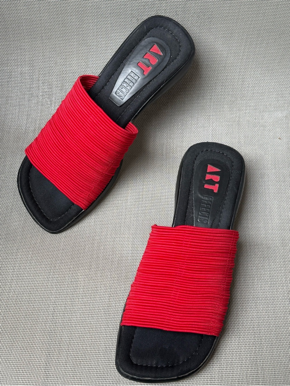 Art Effects Slip on Slides Sandals Black Red Stretchy Brazil Women's size 9